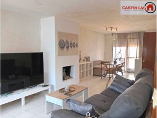 Casa a Can Toni. Casa adosada en tercera l�nea de playa, 4 hab  3 ba�os  patio  g