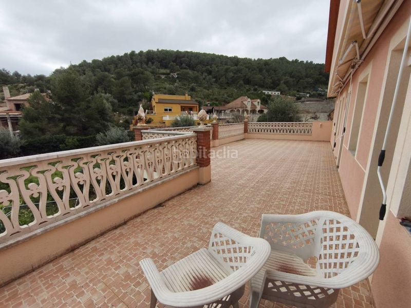 Foto ef6b5f1b-60b5-4f6b-89c5-5f5974b1fa2f. Casa amb calefacció aparcament piscina a costa Cunit - els jardins - els rosers Cunit