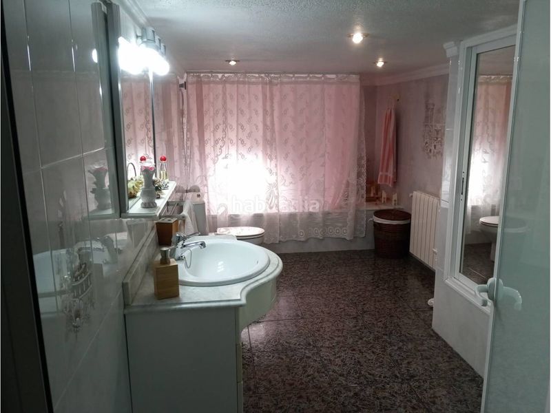 Foto 09fa8a53-0557-4283-b476-a97729e6309b. Casa amb calefacció aparcament piscina a costa Cunit - els jardins - els rosers Cunit