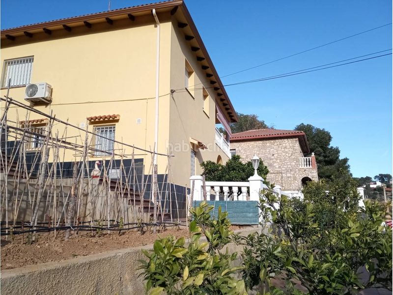 Foto 8f01123c-fb05-47f6-a342-7b1b3ab60851. Casa amb calefacció aparcament piscina a costa Cunit - els jardins - els rosers Cunit