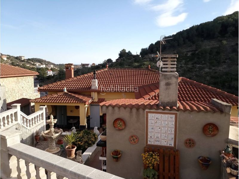 Foto 90f17f21-9f70-4df9-813a-3339a9140fca. Casa amb calefacció aparcament piscina a costa Cunit - els jardins - els rosers Cunit