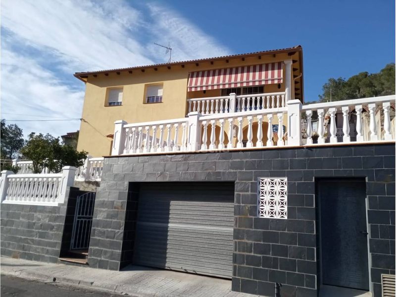 Foto f5469685-d828-4e9c-a90d-2368b9451507. Casa amb calefacció aparcament piscina a costa Cunit - els jardins - els rosers Cunit