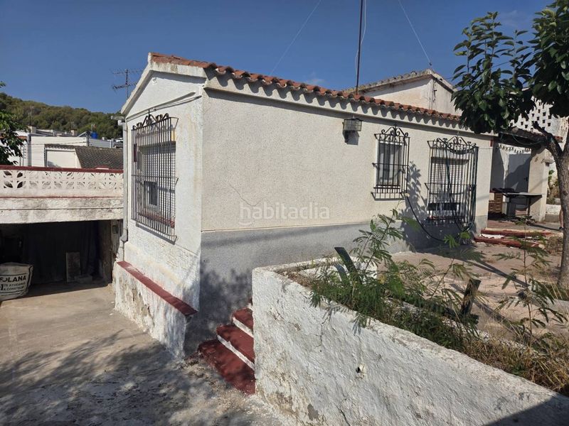 Foto ebc5a893-9d8f-4efc-b42b-9f8e423f92de. Casa amb aparcament a Cunit residencial Cunit