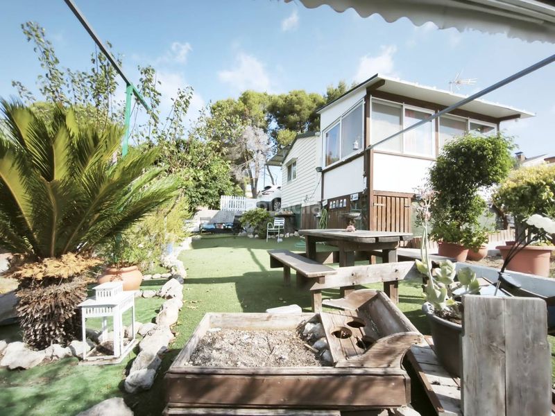 Foto f508d320-84f8-414b-ba65-b7a8d9dae39c. Casa amb aparcament a costa Cunit - els jardins - els rosers Cunit