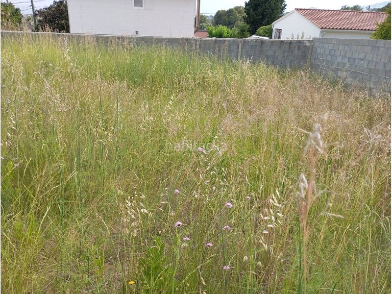 Foto d6d3a372-fdb9-4468-81b9-e5e31c86e086. Terreno residencial parcela edificable llana 416 m2 residencial en Cunit