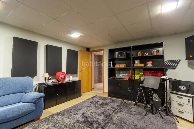 Foto 0bc286e9-cba5-45e1-892b-0f48e6f124b4. Xalet amb calefacció aparcament piscina a Almajada-Ravel Mutxamel