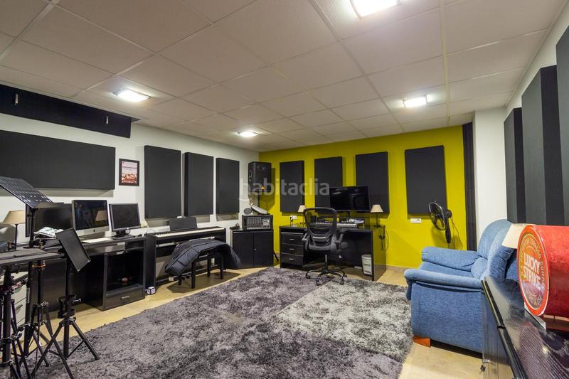 Foto 2a8bb184-4ff7-4799-84fd-505f66ea1292. Xalet amb calefacció aparcament piscina a Almajada-Ravel Mutxamel