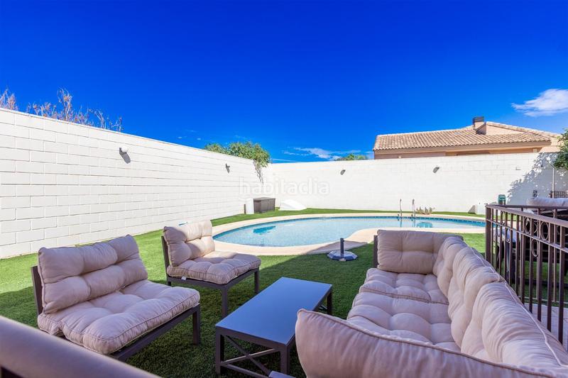 Foto d11a5c39-89ae-4d72-95b2-117923dcc8c2. Xalet amb calefacció aparcament piscina a Almajada-Ravel Mutxamel