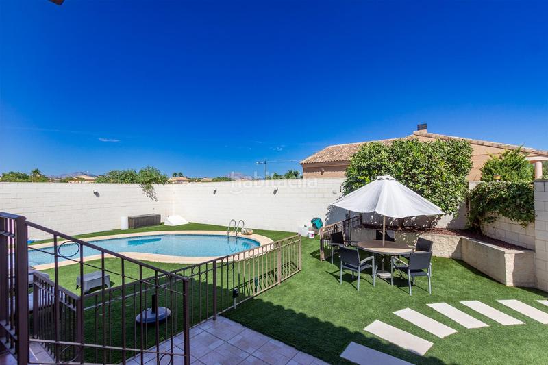 Foto e2c660f1-4abb-4e1c-8155-474e5fba9236. Xalet amb calefacció aparcament piscina a Almajada-Ravel Mutxamel