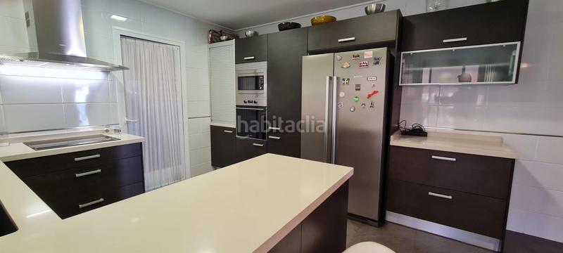 Foto f97fdc74-c957-4e34-af53-18f0df13b901. Xalet amb calefacció aparcament piscina a Almajada-Ravel Mutxamel