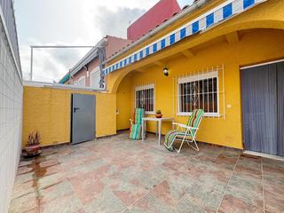 Casa en San Fulgencio. Chalet adosado en venta en la marina