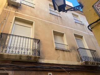 Casa a Petrer. 214 m2 de vivienda en el casco historico de petrer por solo 115.