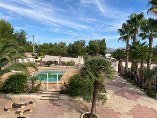 Xalet a San Crispín-Huerta Nueva-Estación. Chalet con encanto entre elda y sax  disfruta de la tranquilidad