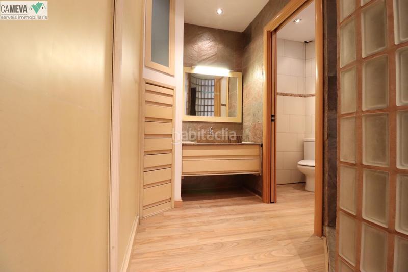 Foto 069dc56d-f1b9-4ba9-bde0-9a3c4437310f. Casa 4 habitaciones, 2 terrazas y garaje en Centre Sabadell