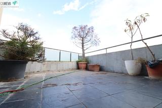 Casa en Centre. 4 habitaciones, 2 terrazas y garaje