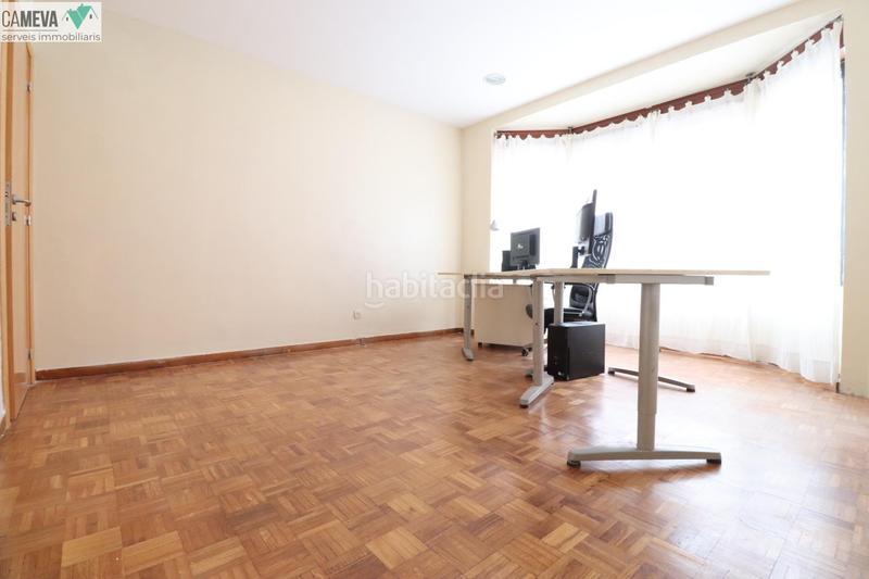 Foto 1b150098-3517-4fb1-a1d7-48328604d9c5. Casa 4 habitaciones, 2 terrazas y garaje en Centre Sabadell