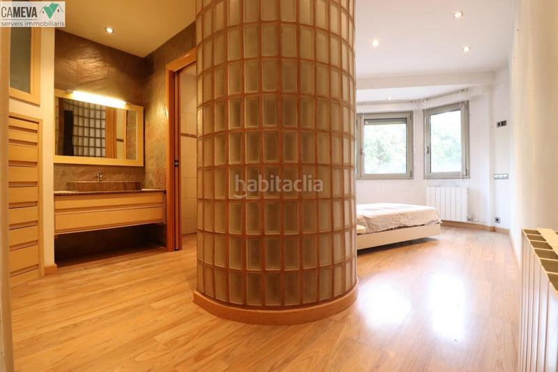 Foto 2c0e704c-92c6-4ea8-9955-123da9c66133. Casa 4 habitaciones, 2 terrazas y garaje en Centre Sabadell