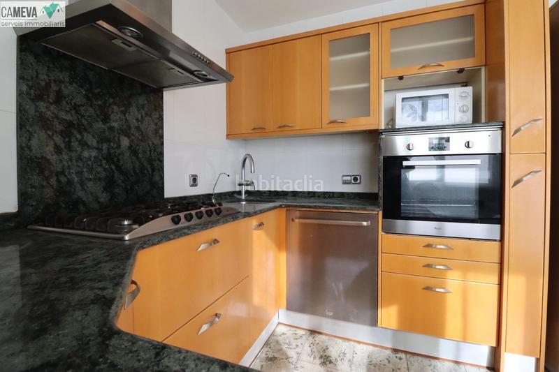 Foto 4045e3b2-9128-4478-9596-545d051d8751. Casa 4 habitaciones, 2 terrazas y garaje en Centre Sabadell