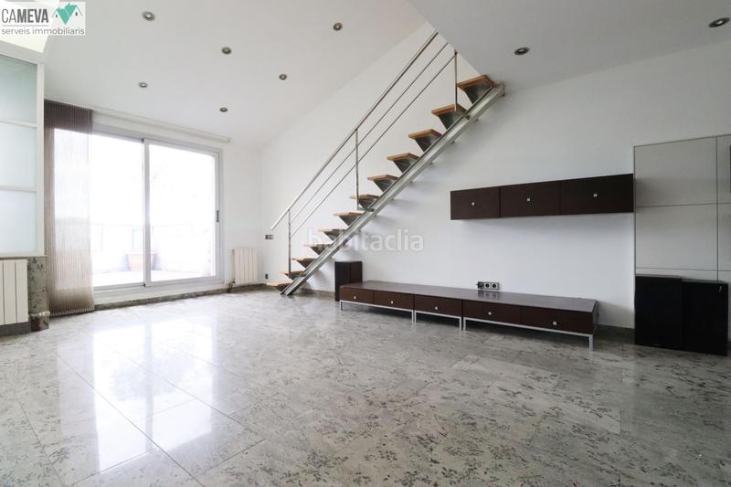 Foto 718b36e3-1921-4d2e-b51f-dc8bb40611af. Casa 4 habitaciones, 2 terrazas y garaje en Centre Sabadell