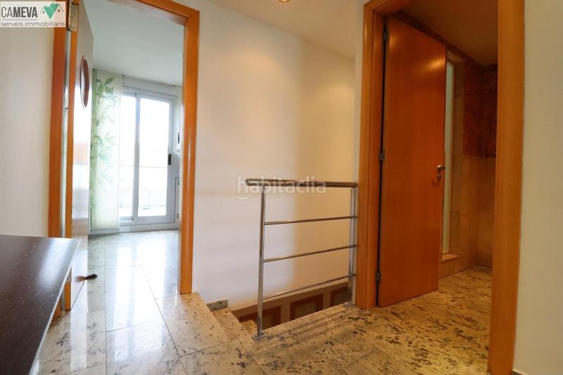 Foto 9530defa-cbe7-462a-b759-292f6bd2fef4. Casa 4 habitaciones, 2 terrazas y garaje en Centre Sabadell