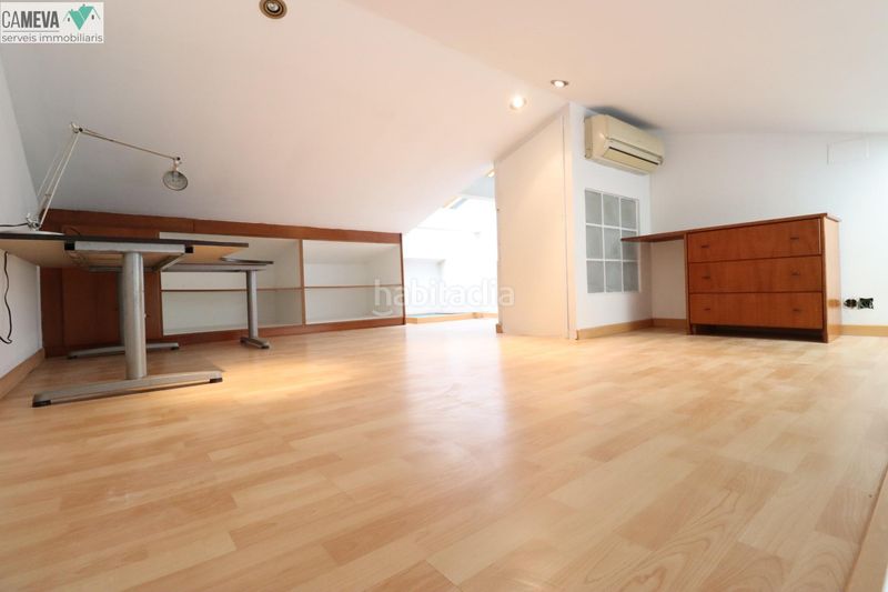 Foto c28891f3-e86e-4ebb-9b73-802dfdb22d03. Casa amb calefacció aparcament a Centre Sabadell