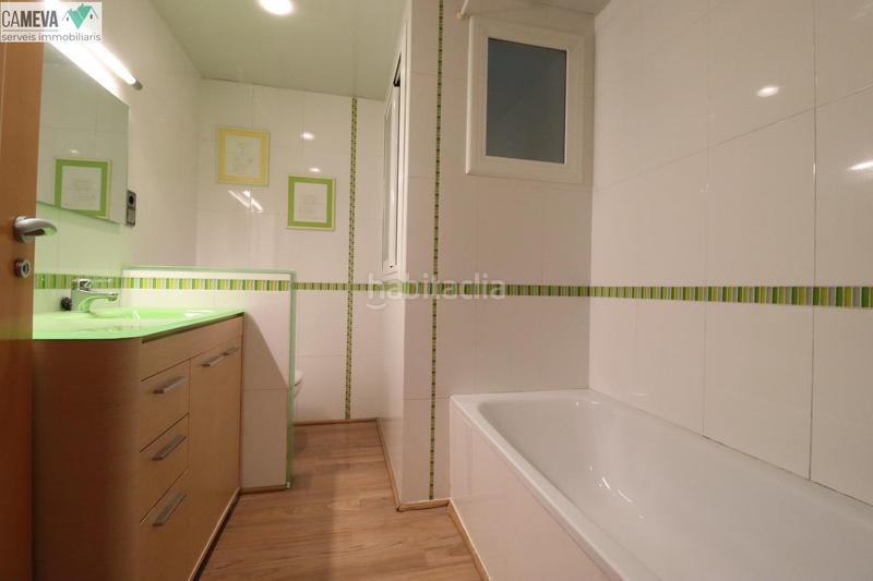 Foto d60c5b5c-dc00-4865-8c18-8b4be9c6335e. Casa 4 habitaciones, 2 terrazas y garaje en Centre Sabadell