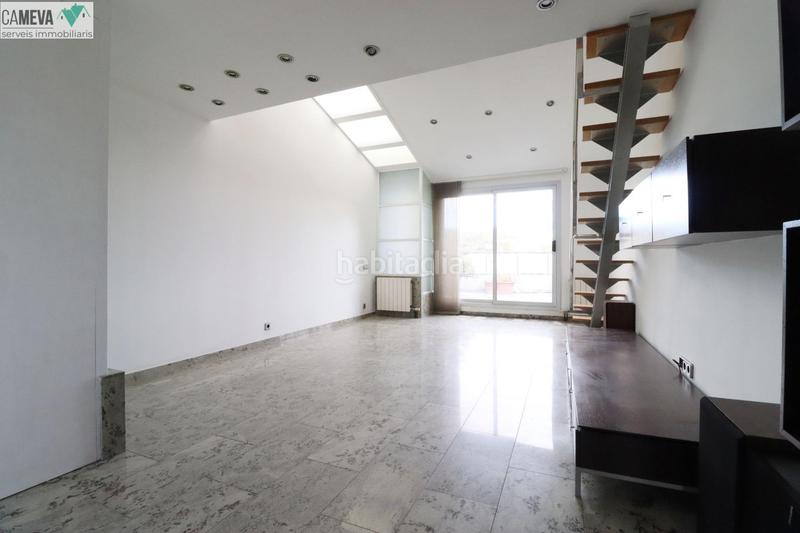 Foto e45f8660-c363-42ff-9270-9a56e8fa4b73. Casa 4 habitaciones, 2 terrazas y garaje en Centre Sabadell