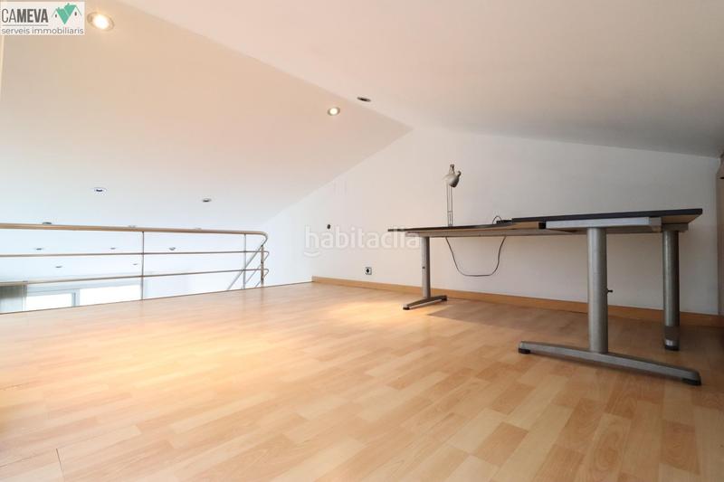 Foto ec4c32d6-18b4-4637-8770-827bd630ff5f. Casa 4 habitaciones, 2 terrazas y garaje en Centre Sabadell