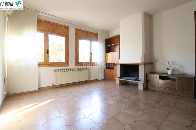 Foto bd4ee05a-e0d2-44ab-b98a-8bbd8c3ae028. Casa adossada amb calefacció aparcament a Eixample - Can Bogunyà Castellar del Vallès