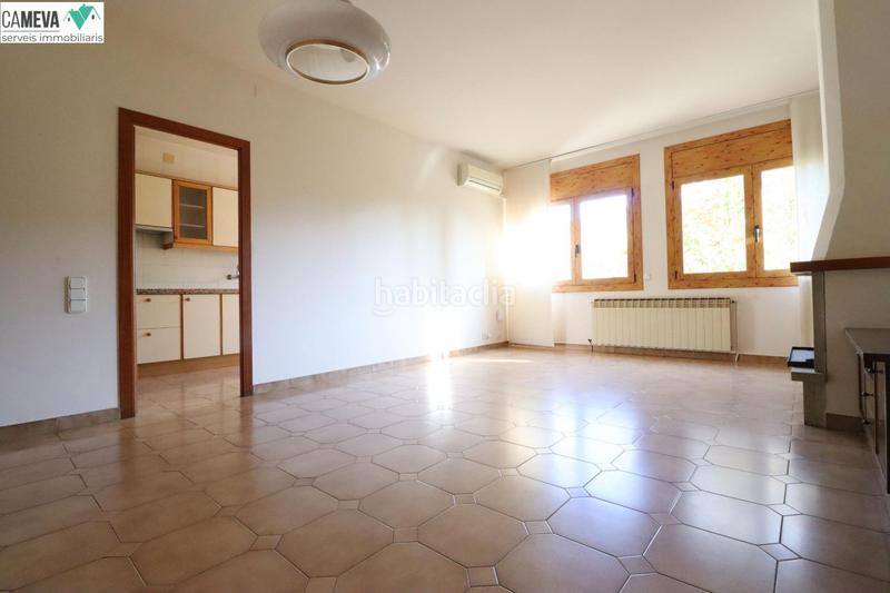 Foto cca78613-da0d-4da4-bc6c-6e9b3a1c7478. Casa adossada amb calefacció aparcament a Eixample - Can Bogunyà Castellar del Vallès