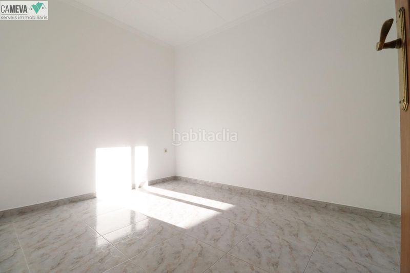 Foto 21cf134f-c300-4948-a299-7052c8593bf0. Piso 4 habitaciones. totalmente exterior en Ca n'Anglada Terrassa