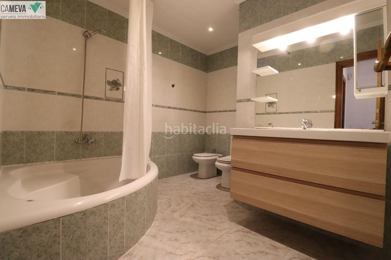 Foto 620b3422-5f4f-4b5c-8644-cb7052498c1d. Piso 4 habitaciones. totalmente exterior en Ca n'Anglada Terrassa