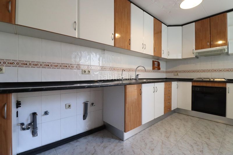 Foto 7719ee23-bd01-438b-9d2a-44eba9464f1d. Piso 4 habitaciones. totalmente exterior en Ca n'Anglada Terrassa