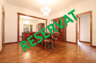 Pis a La Maurina. 4 habitaciones y balcón