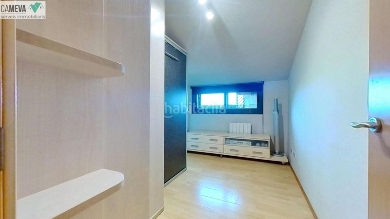 Foto ab4a8334-a891-468d-bc2a-a6e01a126778. Dúplex precioso duplex, 3 habitaciones y amueblado en Sabadell