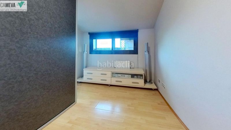 Foto b416df2d-fd38-4647-a6e8-4df7eb5abb58. Dúplex precioso duplex, 3 habitaciones y amueblado en Sabadell