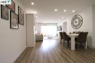 Pis  Doctor moragas. Totalmente reformado 3 habitaciones, balcón y parquing en pleno