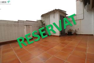 Casa adossada  Carrer ramon berenguer. Impresionante adosado en barbera del valls espacios amplios y c