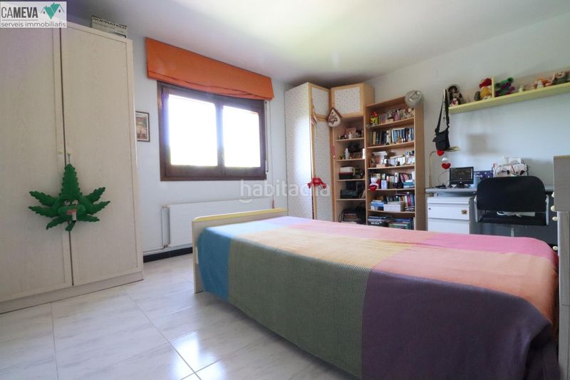 Foto 03080d0d-5618-4bde-a7b2-ed08d27c6a73. Casa amb calefacció aparcament piscina a Les Fonts Terrassa