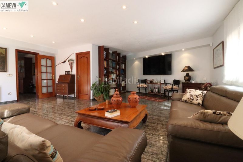 Foto 29a0ad34-9dea-4b3a-817b-6f57650e495c. Casa amb calefacció aparcament piscina a Les Fonts Terrassa