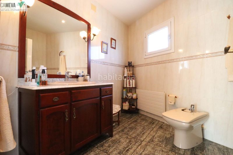 Foto 4733c67e-b369-4357-be61-9e1318aa5bae. Casa amb calefacció aparcament piscina a Les Fonts Terrassa