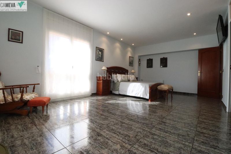 Foto 71615ce5-2245-49c1-a033-1502478f13bc. Casa amb calefacció aparcament piscina a Les Fonts Terrassa