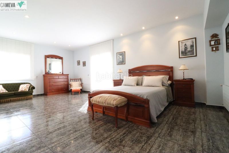 Foto 9fa244f6-d763-4aca-b164-7996d6275887. Casa amb calefacció aparcament piscina a Les Fonts Terrassa