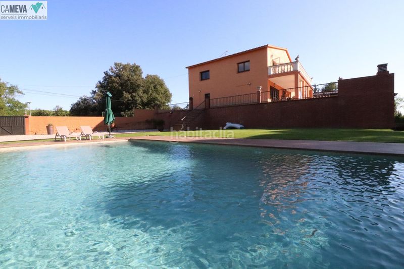 Foto b6ca930b-8d34-4008-bab7-e4105614acc9. Casa amb calefacció aparcament piscina a Les Fonts Terrassa