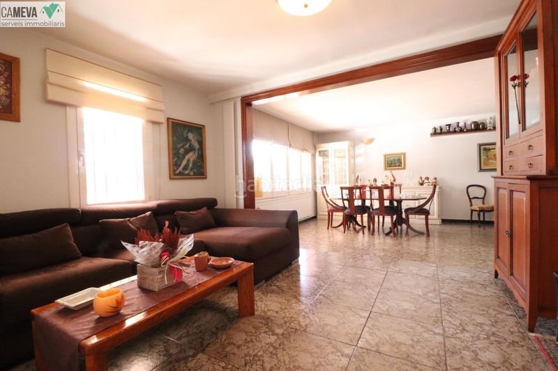 Foto bfd59d9d-5308-417d-97f0-e356795278dc. Casa amb calefacció aparcament piscina a Les Fonts Terrassa