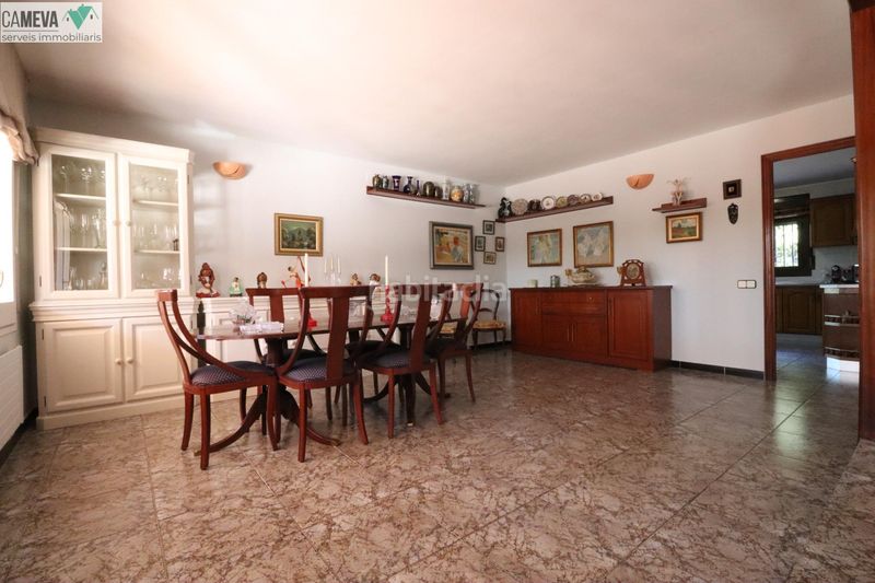 Foto cad369df-4782-443c-97fb-88d3b350478f. Casa amb calefacció aparcament piscina a Les Fonts Terrassa