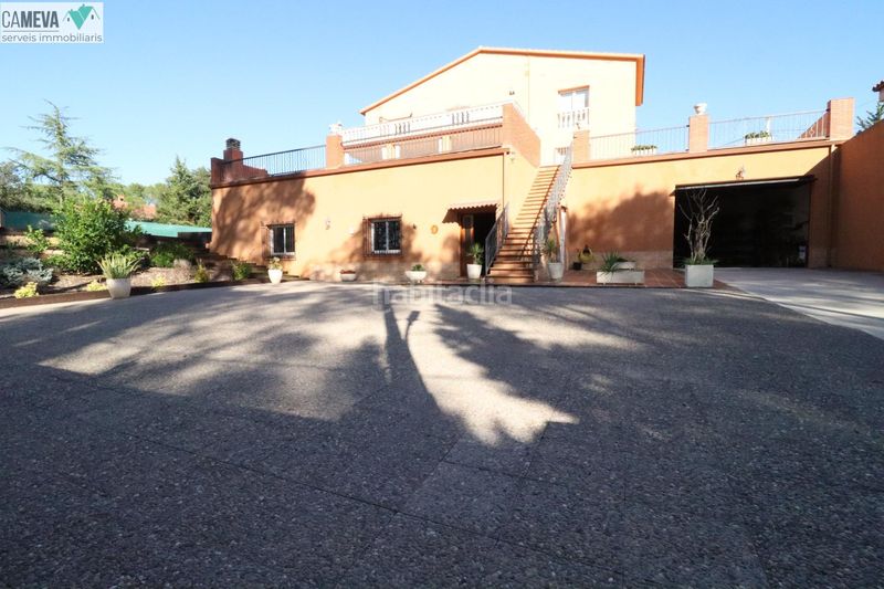 Foto d08bbc9c-4e11-4980-88c3-5802ad7f10e1. Casa amb calefacció aparcament piscina a Les Fonts Terrassa