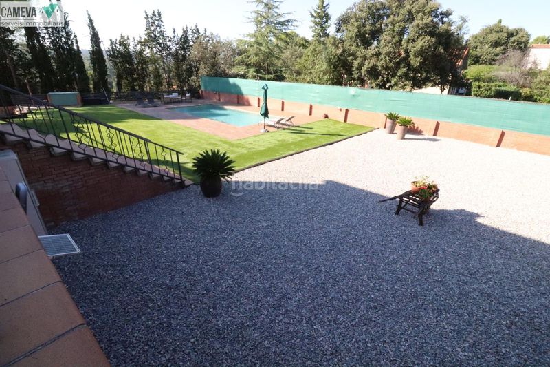Foto dfd9bcd2-2f48-4322-b897-1ba2810d76dd. Casa amb calefacció aparcament piscina a Les Fonts Terrassa