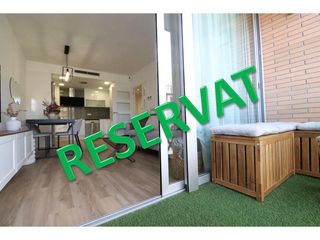 Appartamento in Gràcia. Seminuevo, 2 habitaciones, parking, trastero y piscina
