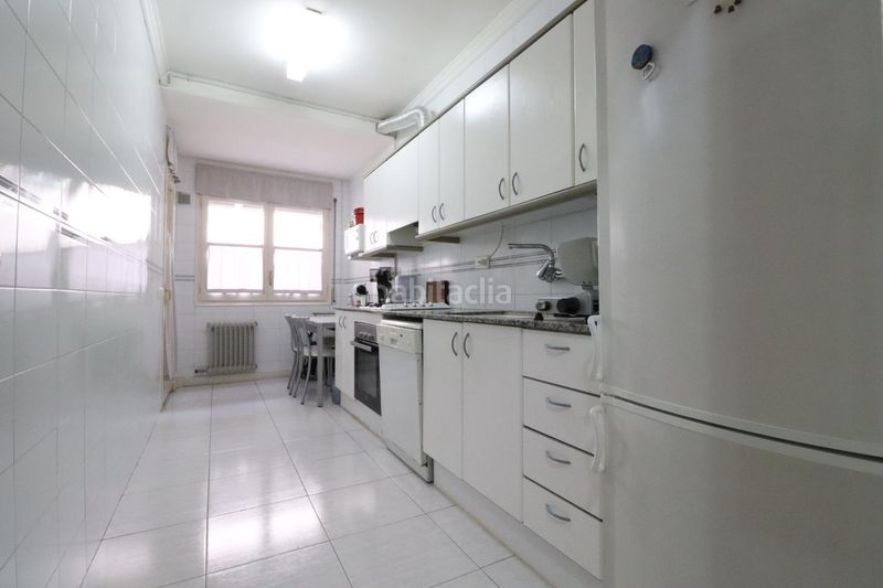 Foto 0a081f6b-7e2a-4e9e-8396-79dd7b3d9bcd. Planta baixa amb calefacció aparcament a Centre Sabadell